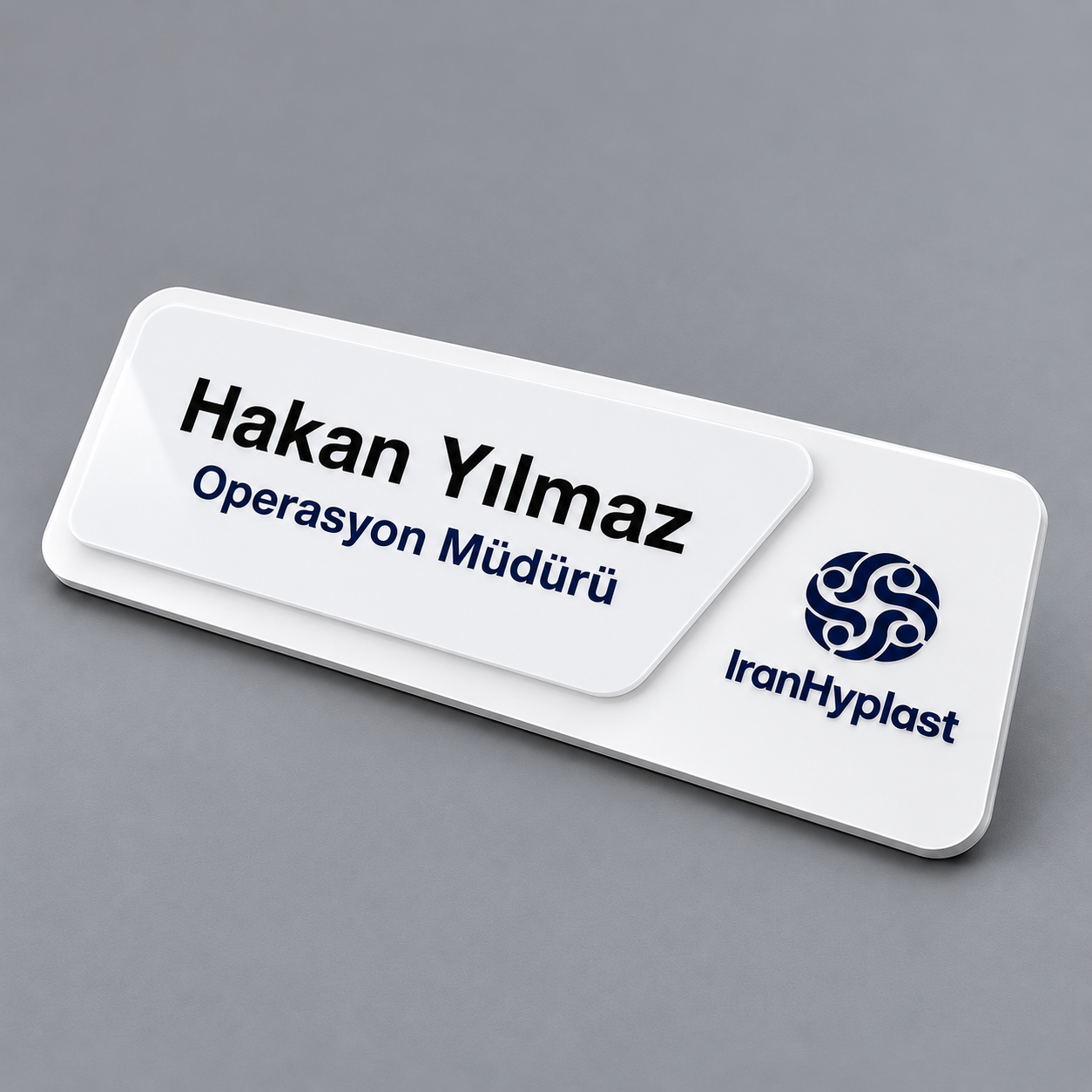 beyaz kabartmalı pleksi tabela