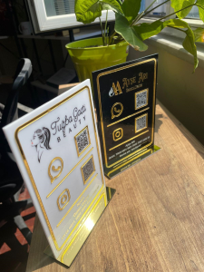 siyah gold menü standı